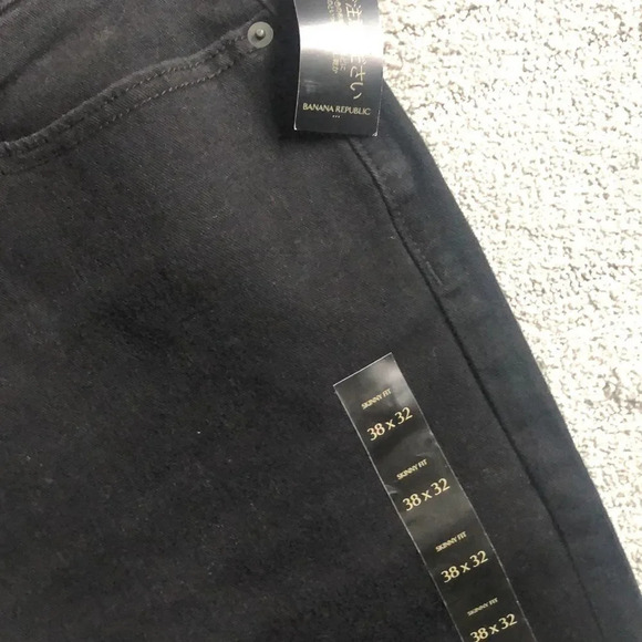 Banana Republic Mid + Skinny Jeans - Picture 8 of 16